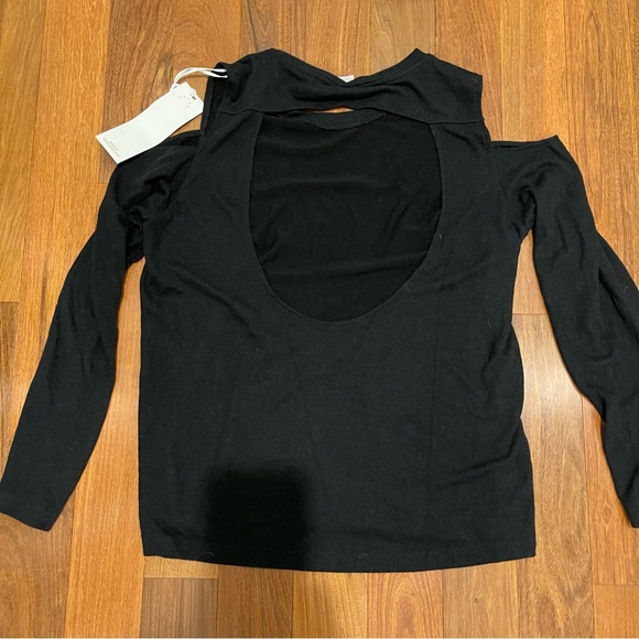 NWT Varley Cold-Shoulder and Open Back Soft Sweater - Picture 4 of 8